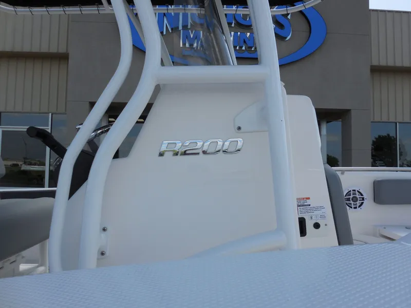 Slide: The Image of Robalo R200 Center Console 2026 - 10