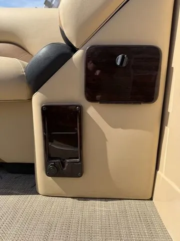 Slide: The Image of Landau 2500 SIGNATURE 2019 - 14