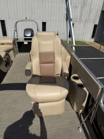 Slide: The Image of Landau 2500 SIGNATURE 2019 - 16