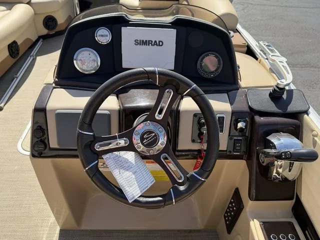 Slide: The Image of Landau 2500 SIGNATURE 2019 - 19