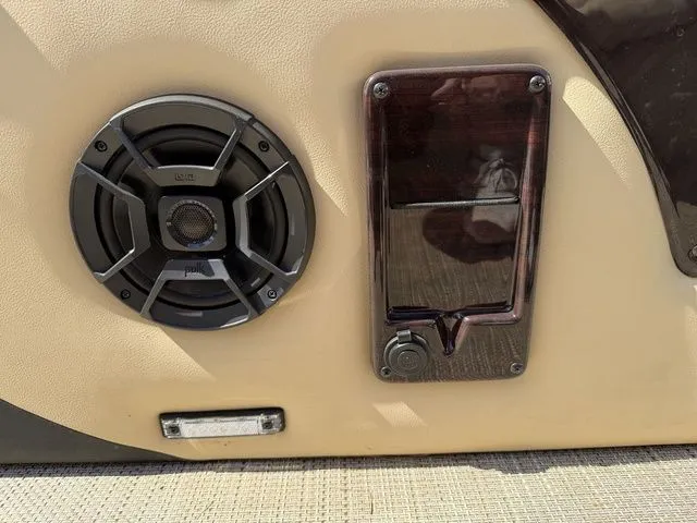 Slide: The Image of Landau 2500 SIGNATURE 2019 - 26