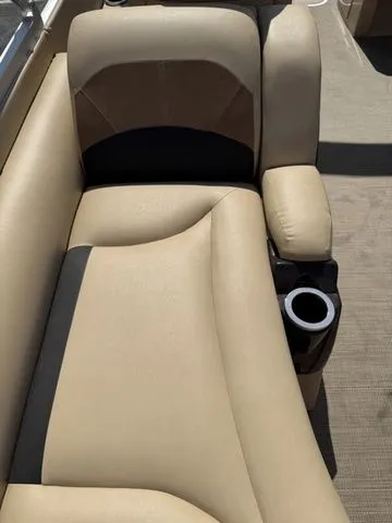 Slide: The Image of Landau 2500 SIGNATURE 2019 - 8