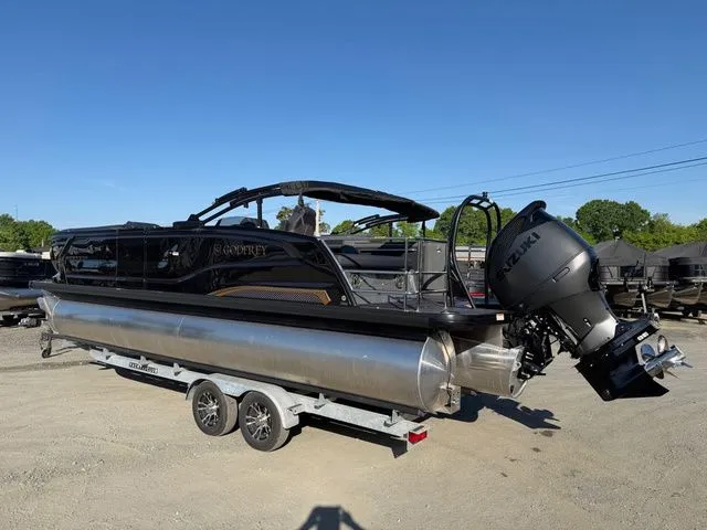 Slide: The Image of Godfrey Sanpan 2500 SFL - Suzuki 350 2026 - 5