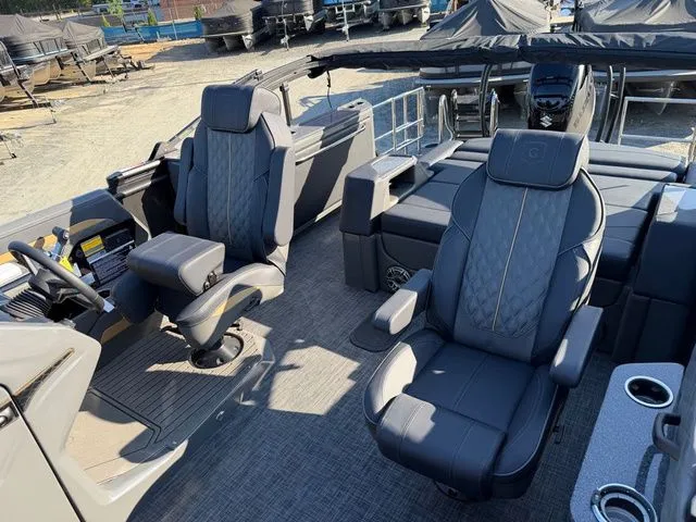 Slide: The Image of Godfrey Sanpan 2500 SFL - Suzuki 350 2026 - 9