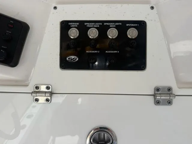 Slide: The Image of Sea Fox 248 Commander 2023 - 17