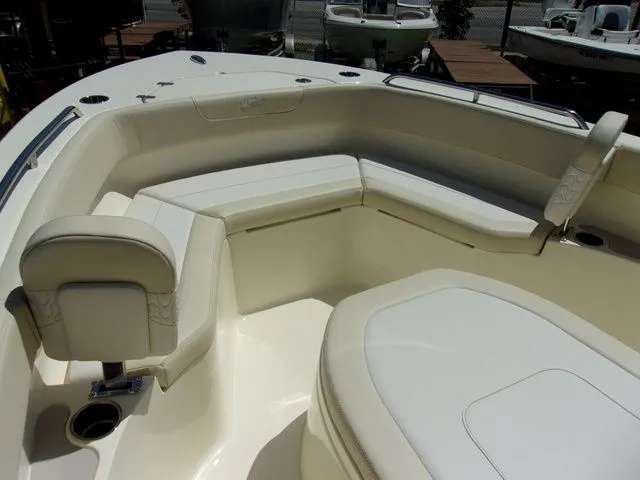 Slide: The Image of Scout 220 XSF 2026 - 3