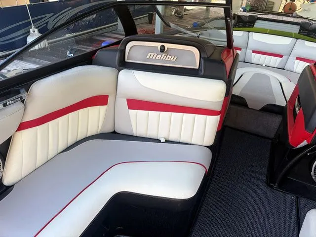 Slide: The Image of Malibu Wakesetter 24 MXZ 2015 - 10