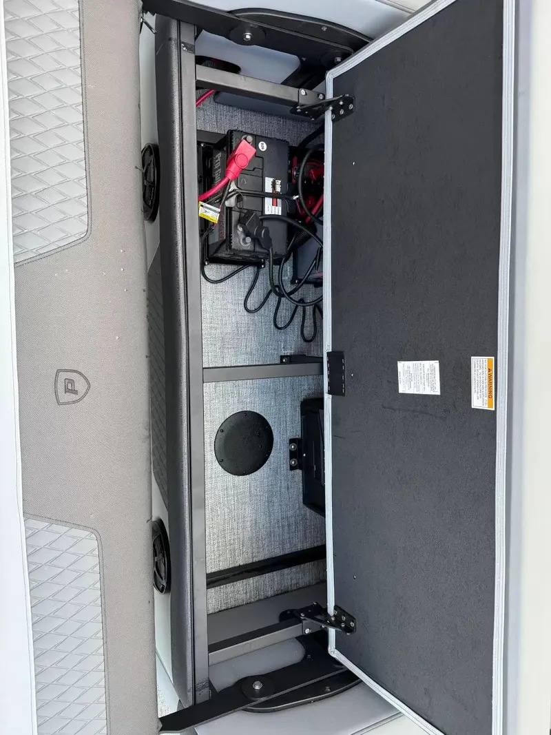 Slide: The Image of Premier 230 Solaris RL 2026 - 10