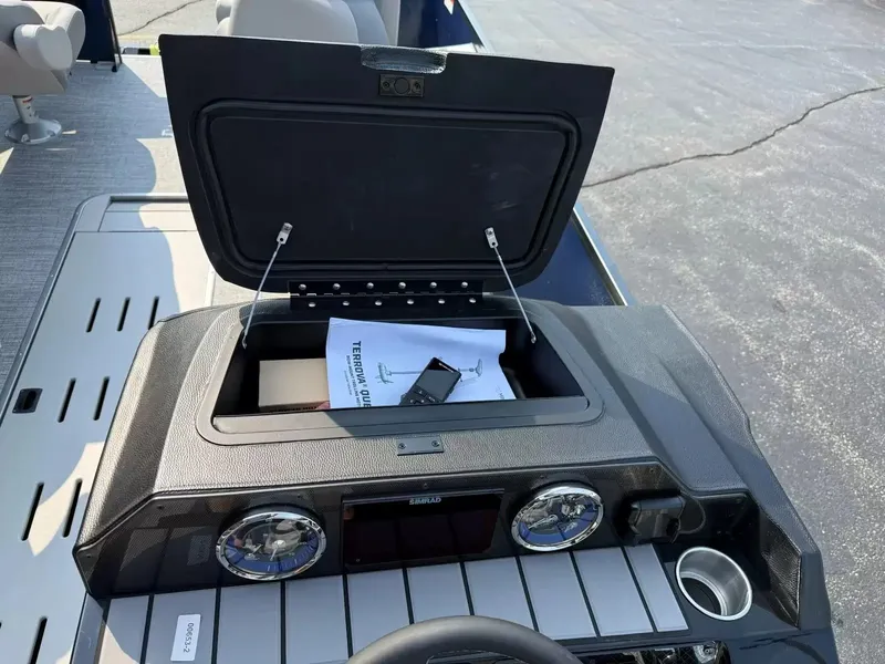 Slide: The Image of Premier 250 Sunsation Angler 6PT 2026 - 14