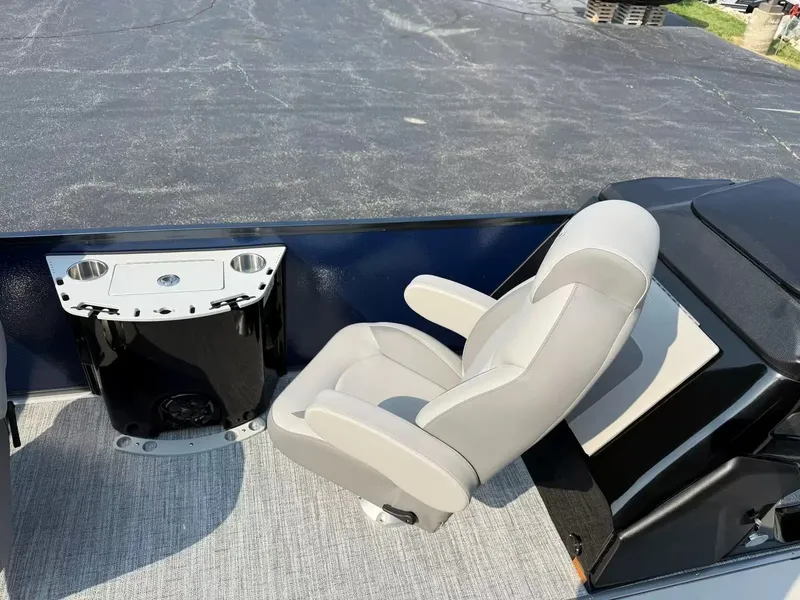 Slide: The Image of Premier 250 Sunsation Angler 6PT 2026 - 17