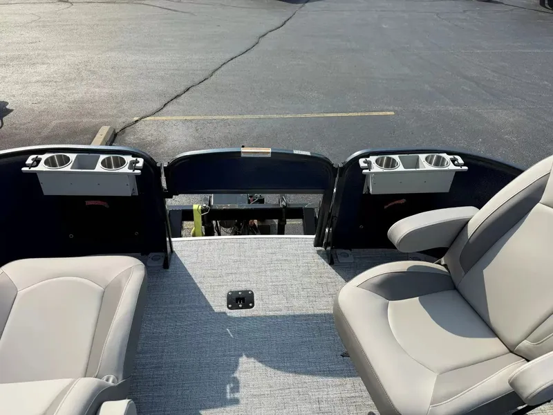 Slide: The Image of Premier 250 Sunsation Angler 6PT 2026 - 19