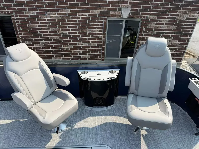 Slide: The Image of Premier 250 Sunsation Angler 6PT 2026 - 20