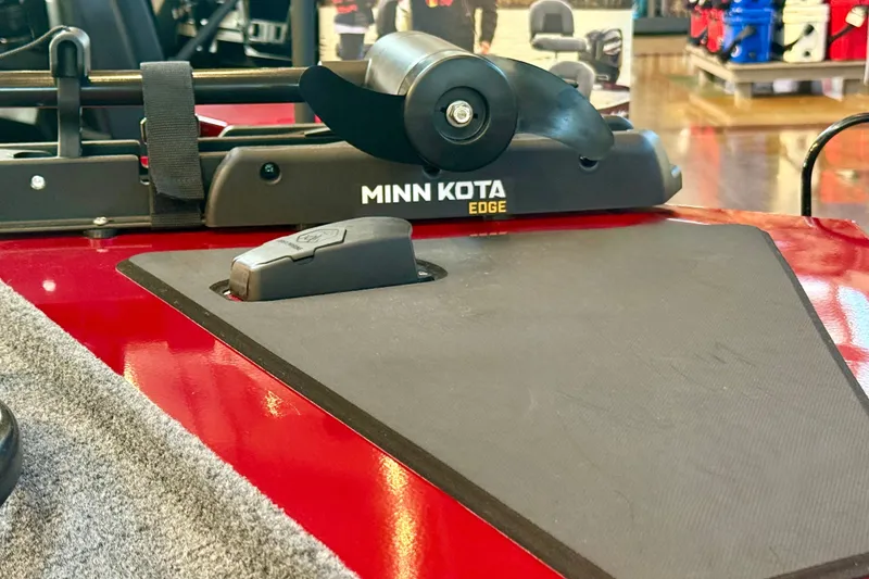 Slide: The Image of 2026 Tracker Bass Tracker Classic XL with Minn Kota Edge trolling motor. - 14