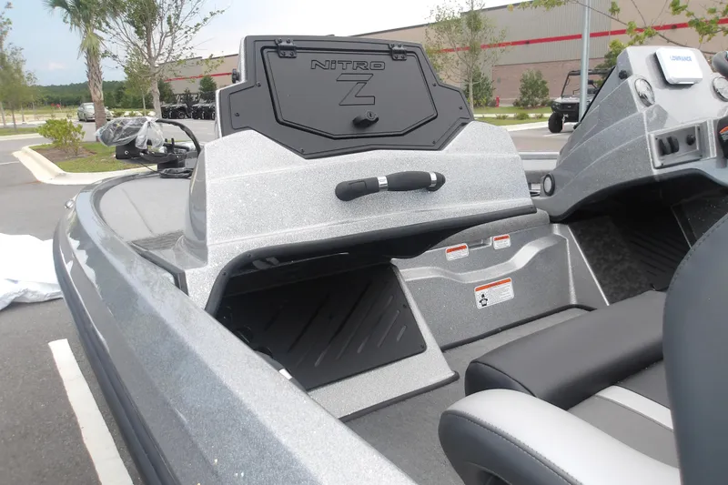 Slide: The Image of 2026 Nitro Z19 XL boat interior with sleek design and modern features. - 9