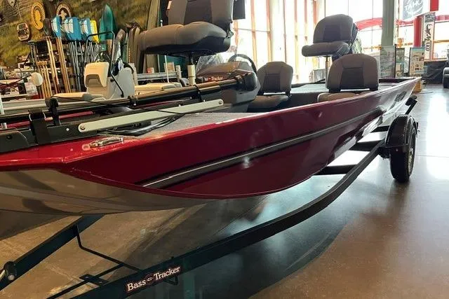 The Image of 2026 Tracker Bass Tracker Classic XL boat on display in showroom. - 0