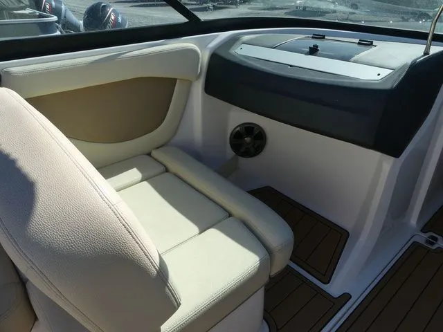 Slide: The Image of Regal 2000 ES 2019 - 19