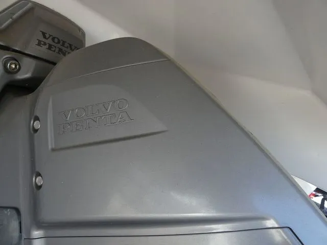 Slide: The Image of Regal 2000 ES 2019 - 25