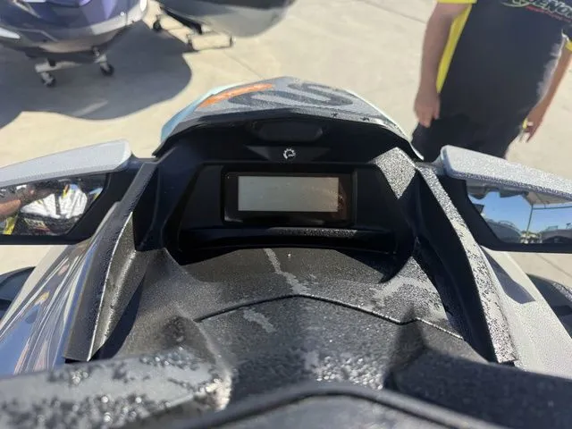 Slide: The Image of Sea-Doo Wake 170 2024 - 11