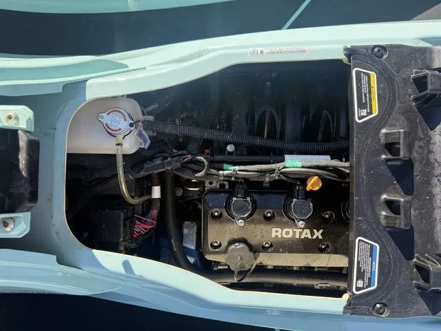 Slide: The Image of Sea-Doo Wake 170 2024 - 17