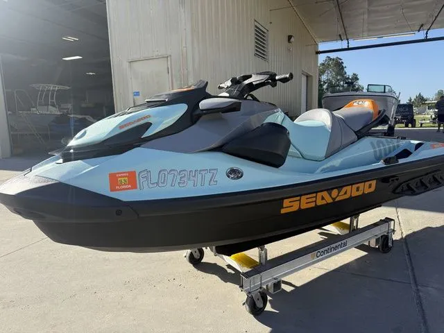 Slide: The Image of Sea-Doo Wake 170 2024 - 3