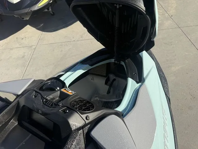 Slide: The Image of Sea-Doo Wake 170 2024 - 8