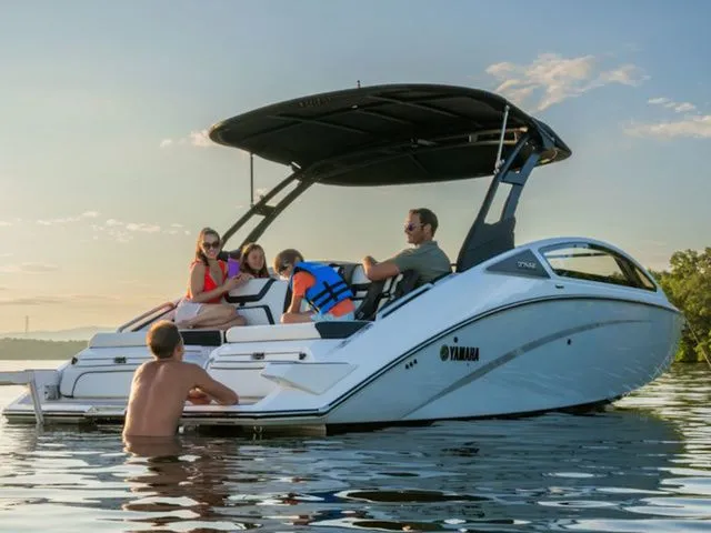 Slide: The Image of Yamaha 275SE 2025 - 35