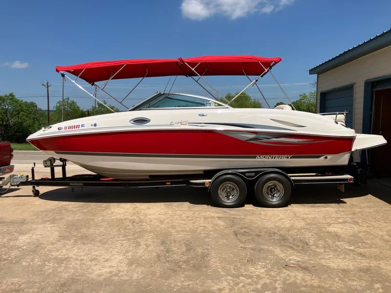 The Image of Monterey 253 Explorer 2005 - 0