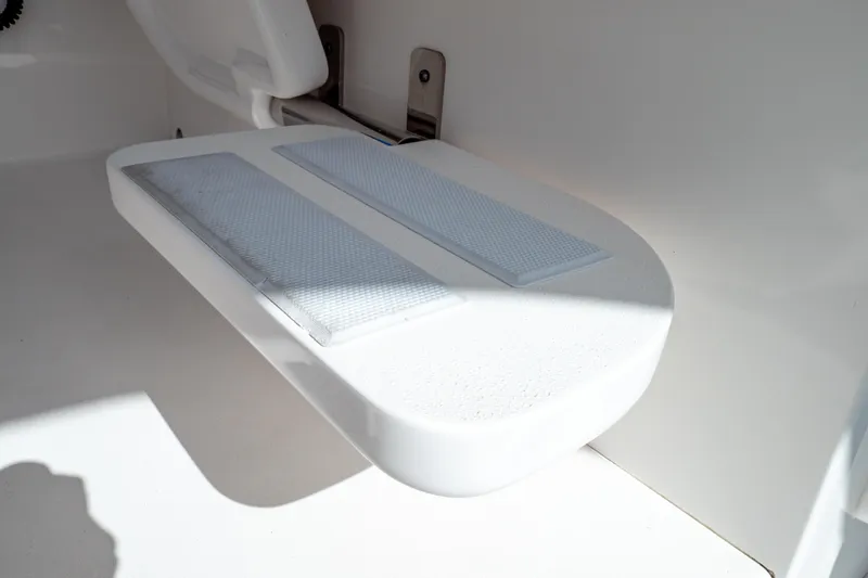 Slide: The Image of Step detail of 2018 Intrepid 475 Sport Yacht, featuring non-slip surface. - 113