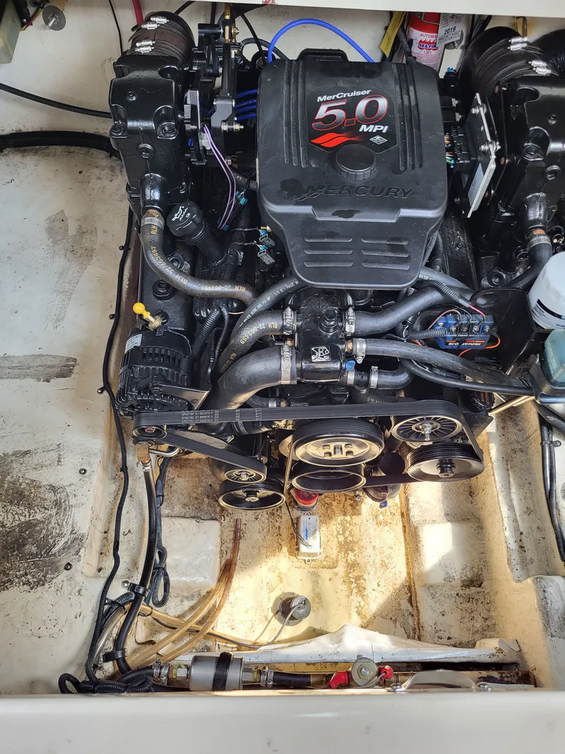 Slide: The Image of Mercruiser 5.0L 260HP 622 Hours - 8