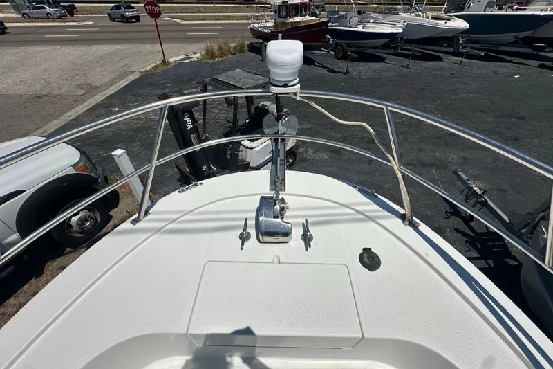 Slide: The Image of Bow view of 1998 True World Marine TE286 boat at dockside. - 10