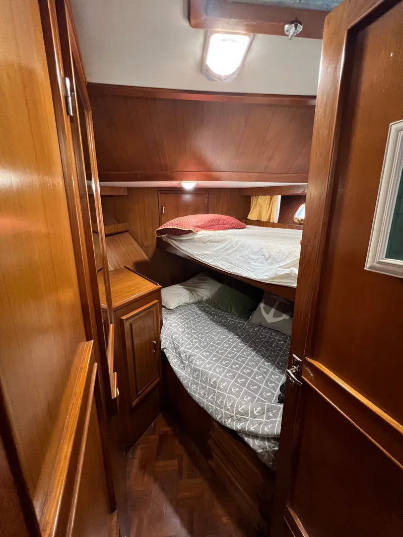 Slide: The Image of Jefferson 46 Sundeck 1988 - 11