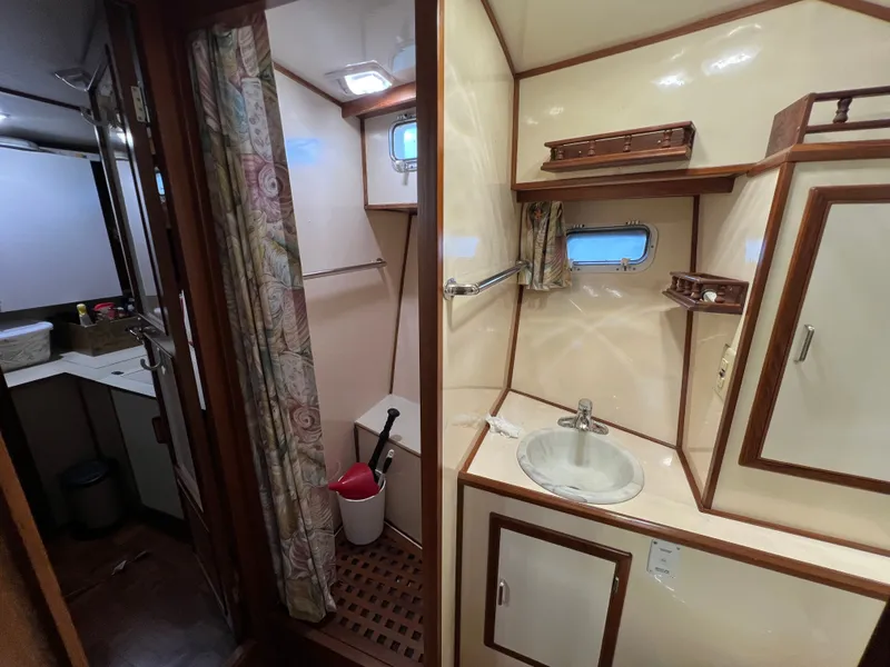 Slide: The Image of Jefferson 46 Sundeck 1988 - 13