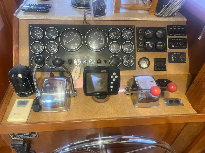 Slide: The Image of Jefferson 46 Sundeck 1988 - 17