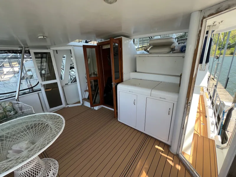 Slide: The Image of Jefferson 46 Sundeck 1988 - 23