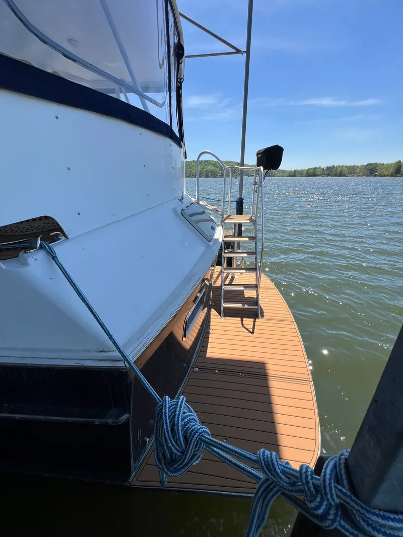 Slide: The Image of Jefferson 46 Sundeck 1988 - 25