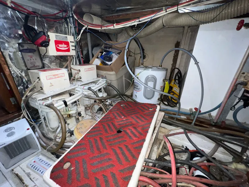 Slide: The Image of Jefferson 46 Sundeck 1988 - 35