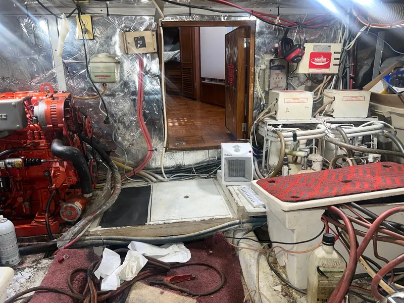 Slide: The Image of Jefferson 46 Sundeck 1988 - 42