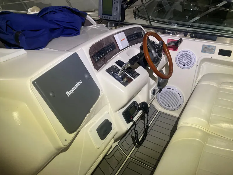 Slide: The Image of Sea Ray Sundancer 370 1996 - 7