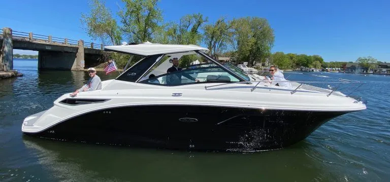 Slide: The Image of Sea Ray Sundancer 320 2020 - 2
