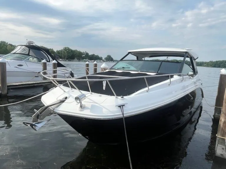 Slide: The Image of Sea Ray Sundancer 320 2020 - 4