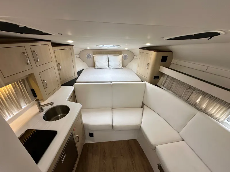 Slide: The Image of Regal 33 XO 2023 - 20