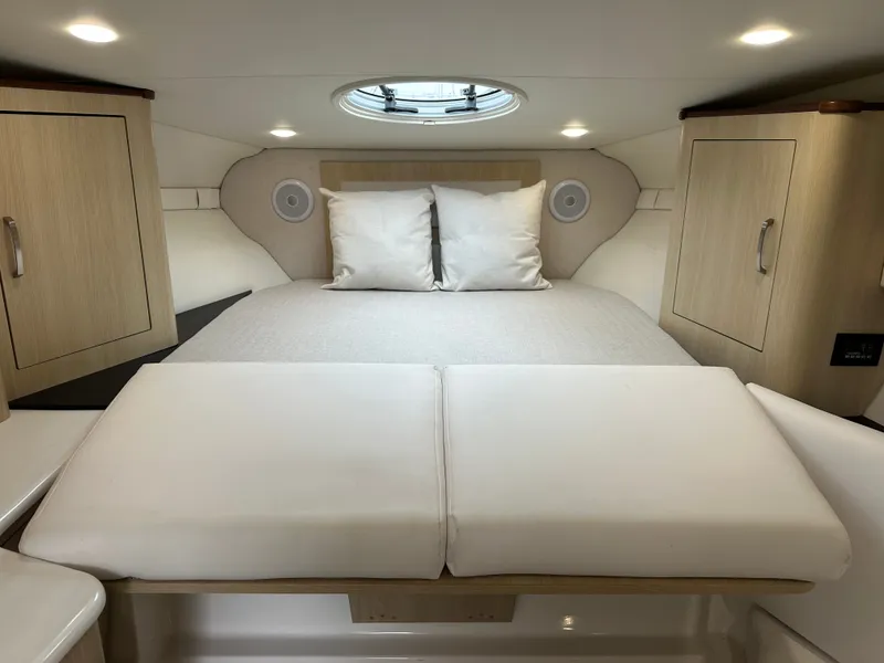 Slide: The Image of Regal 33 XO 2023 - 27