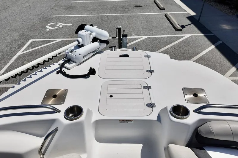 Slide: The Image of Bow of a 2016 Starcraft 2000 Sportstar boat with Minn Kota trolling motor. - 10