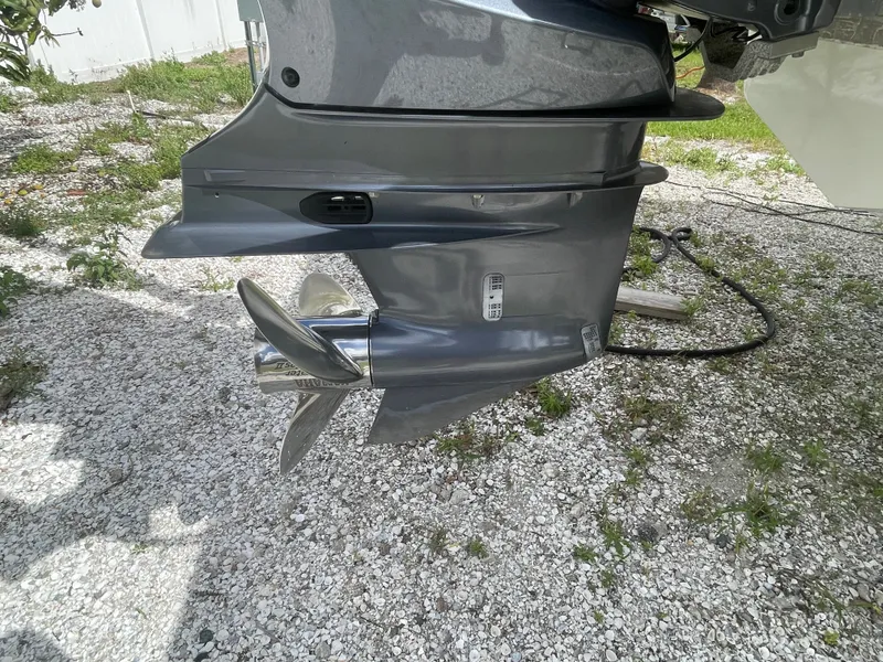 Slide: The Image of Outboard motor of a Parker 25SE boat, year 2022. - 18