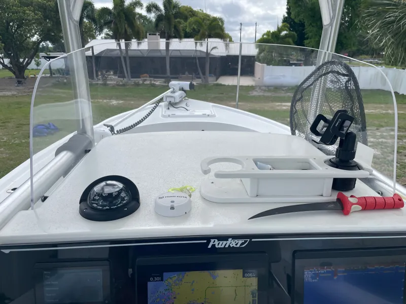 Slide: The Image of Parker Marine 25 Special Edition 2022 - 61