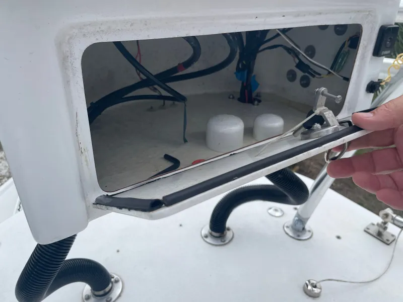 Slide: The Image of Parker Marine 25 Special Edition 2022 - 80