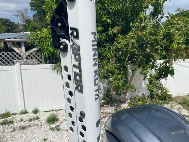 Slide: The Image of Parker Marine 25 Special Edition 2022 - 90