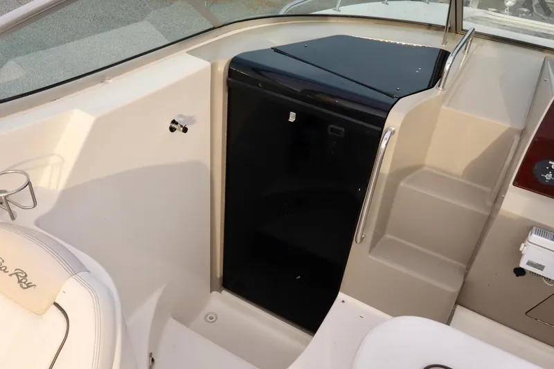 Slide: The Image of Rear view of 2011 Sea Ray Sundancer 280 boat with propeller and ladder. - 15