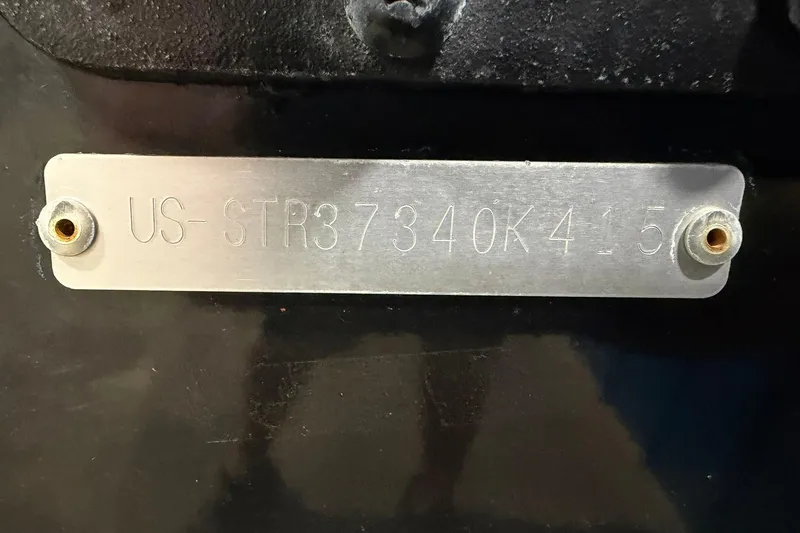 Slide: The Image of Hull identification number on a 2015 Starweld 1600 DC Ski boat. - 13