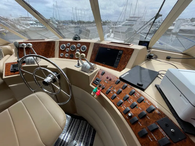 Slide: The Image of Meridian 490 Pilothouse 2004 - 14